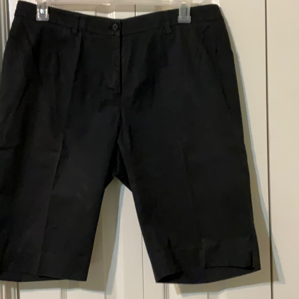 Jones New York Black Bermuda shorts